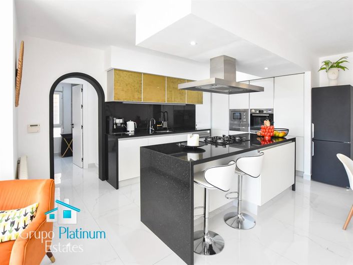 Image No.10-4 Bed Villa for sale