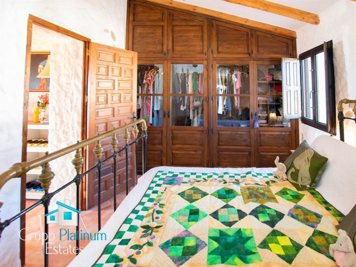 Image No.18-4 Bed Villa for sale