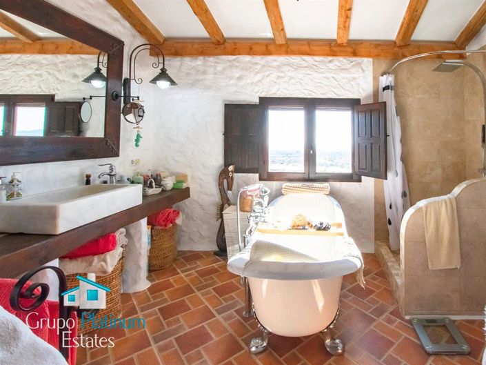 Image No.22-4 Bed Villa for sale