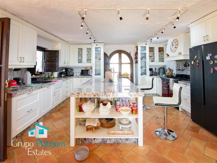 Image No.8-4 Bed Villa for sale