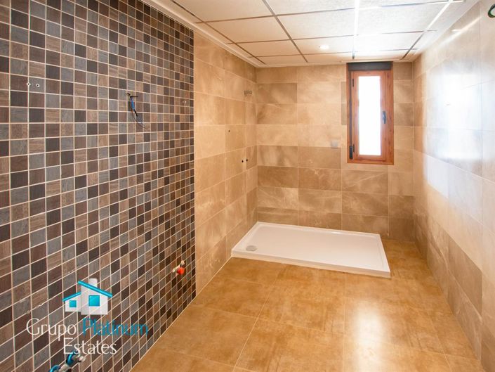 Image No.12-5 Bed Villa for sale