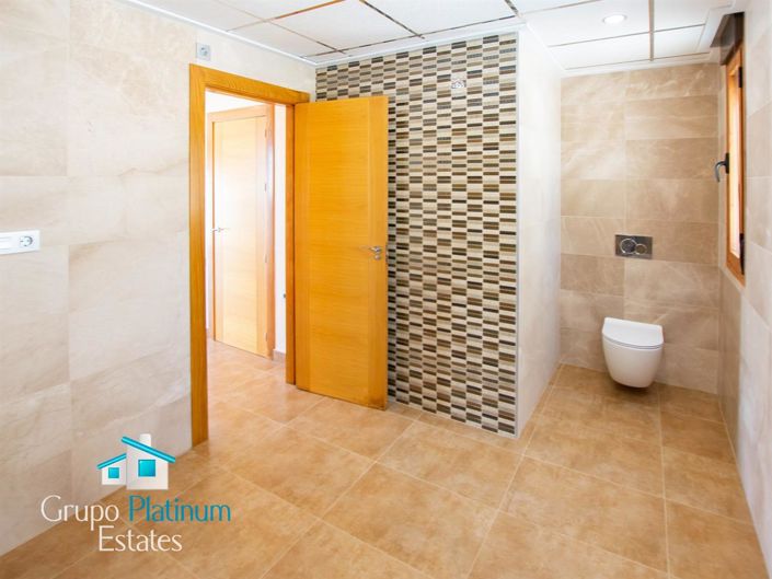 Image No.14-5 Bed Villa for sale