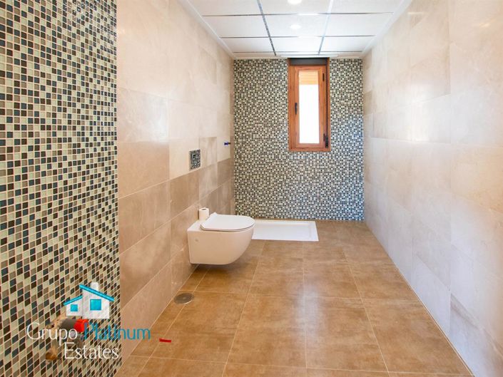 Image No.19-5 Bed Villa for sale