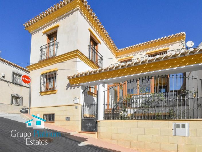 Image No.1-3 Bed Villa for sale