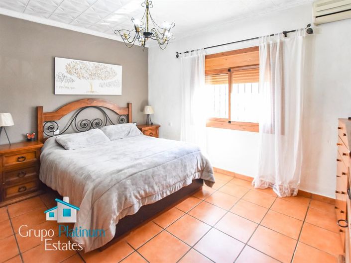 Image No.2-3 Bed Villa for sale