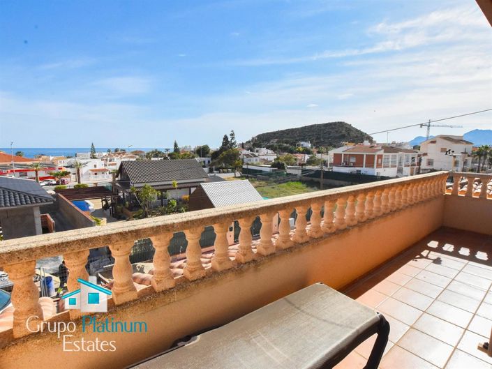 Image No.1-4 Bed Villa for sale