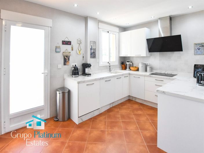 Image No.7-4 Bed Villa for sale