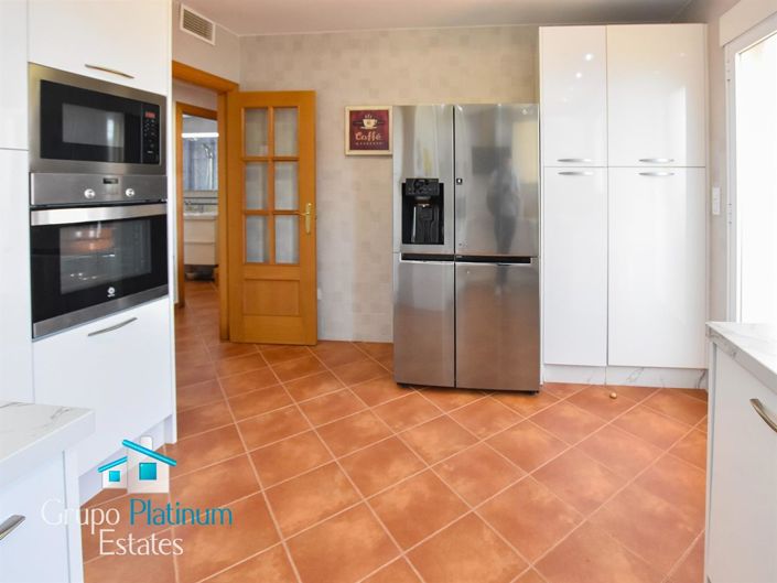 Image No.8-4 Bed Villa for sale