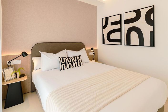 Image No.13-3 Bed Property for sale