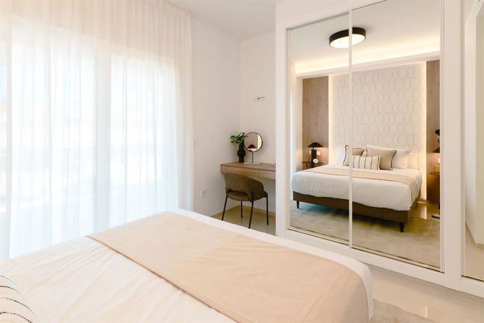 Image No.18-3 Bed Property for sale