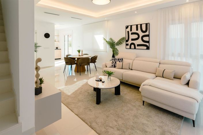 Image No.8-3 Bed Property for sale