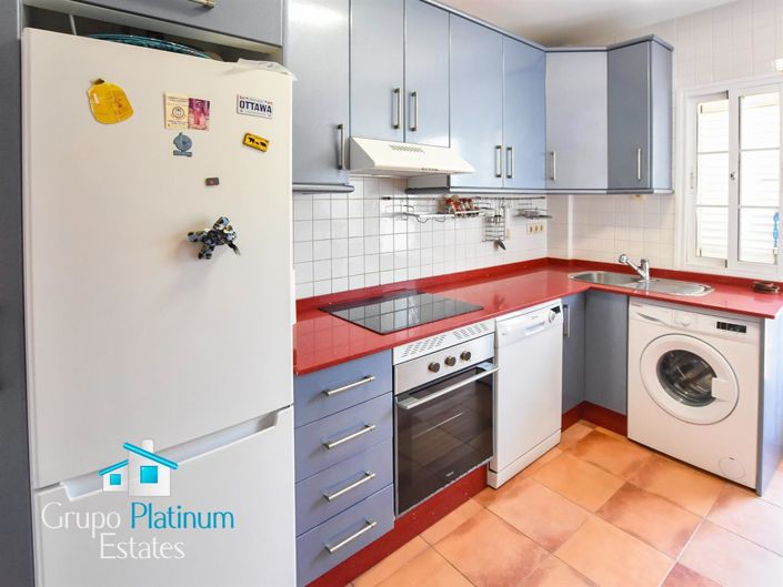 Image No.10-3 Bed Property for sale