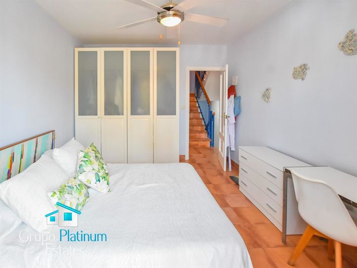 Image No.17-3 Bed Property for sale