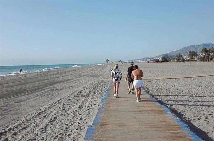 Image No.25-3 Bed Property for sale