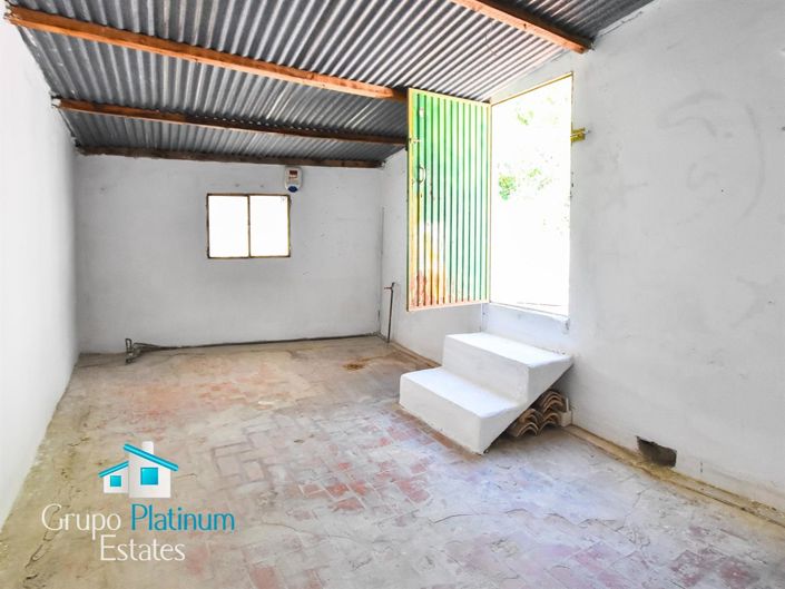 Image No.10-2 Bed Property for sale