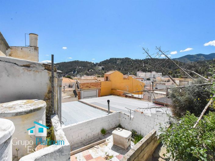 Image No.11-2 Bed Property for sale