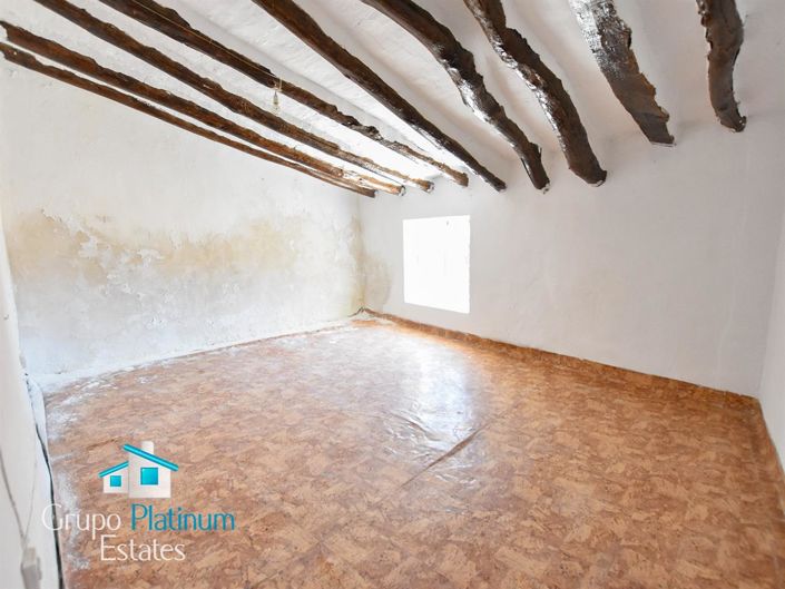 Image No.14-2 Bed Property for sale