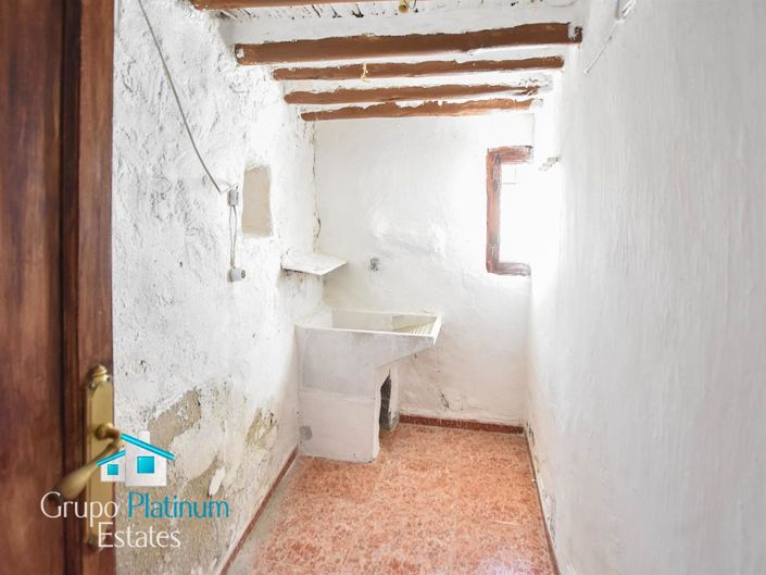 Image No.2-2 Bed Property for sale