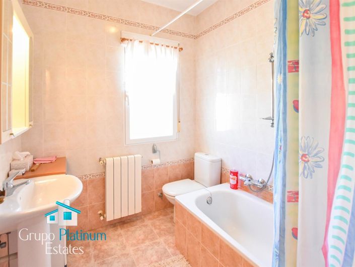 Image No.23-4 Bed Villa for sale