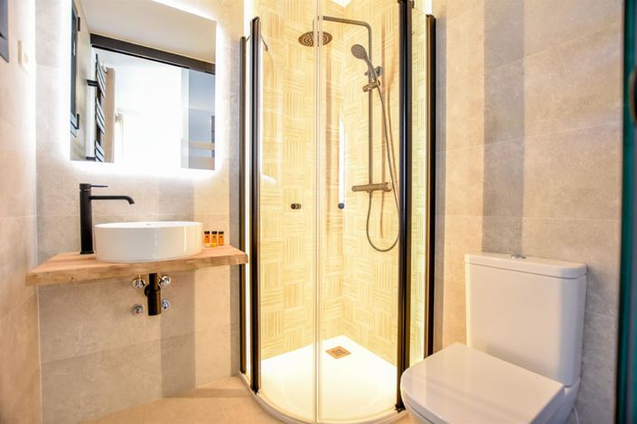 Image No.22-2 Bed Property for sale