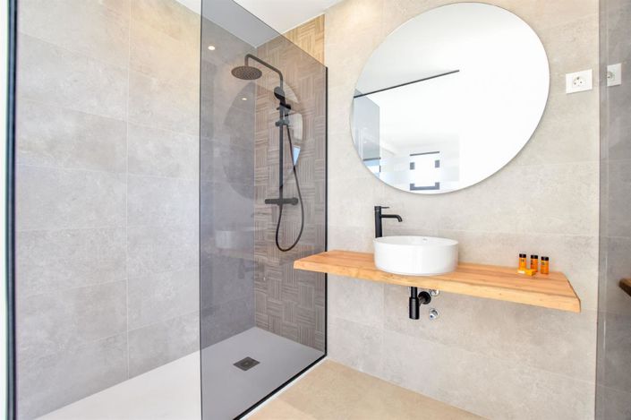 Image No.21-2 Bed Property for sale