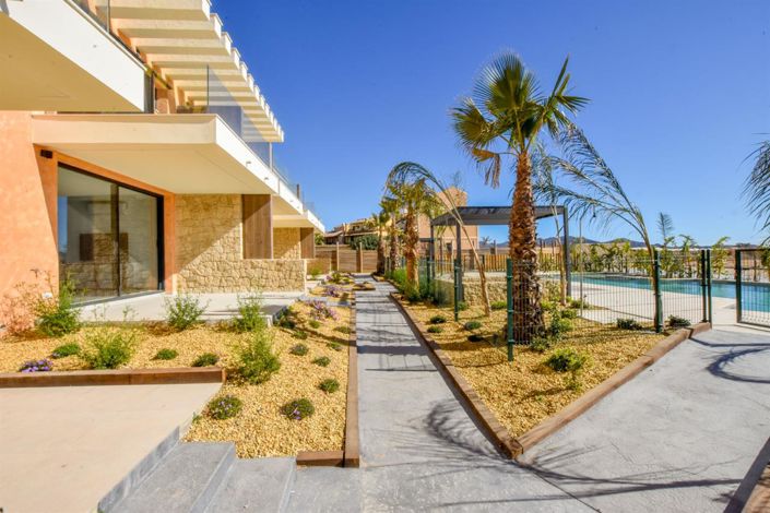 Image No.4-2 Bed Property for sale