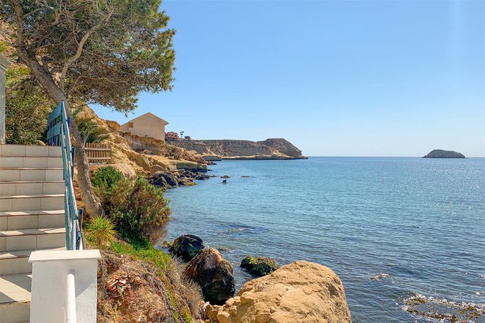 Image No.27-3 Bed Property for sale