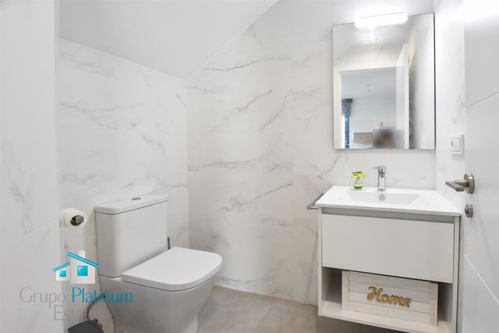 Image No.9-3 Bed Property for sale