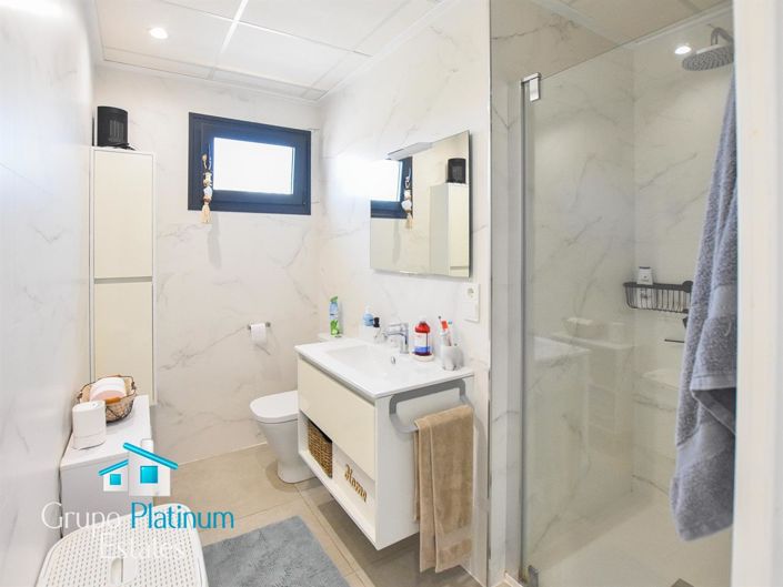 Image No.19-3 Bed Property for sale