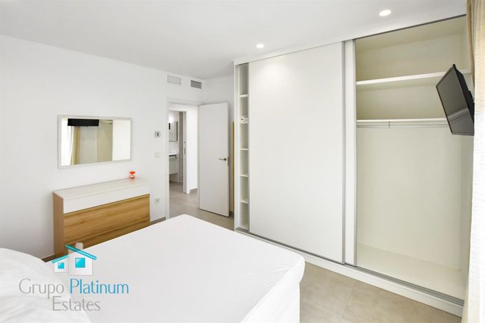 Image No.18-3 Bed Property for sale