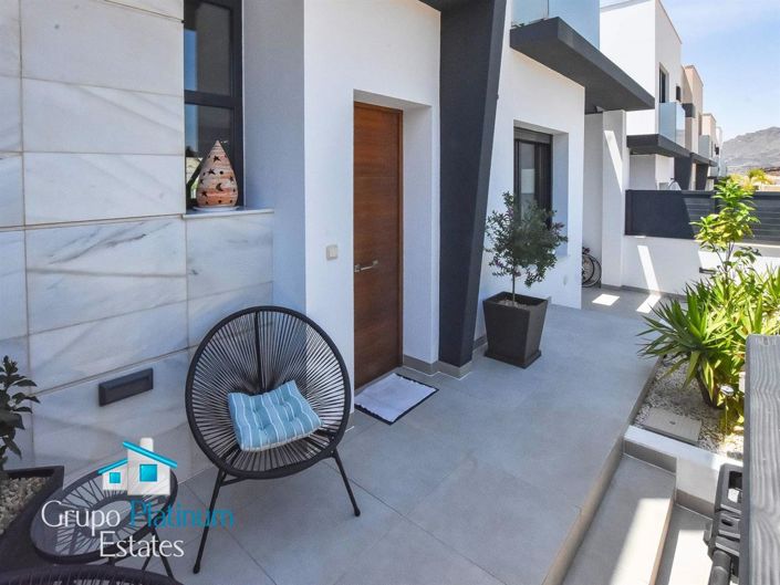 Image No.4-3 Bed Property for sale