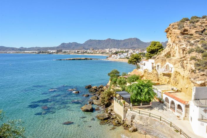 Image No.19-2 Bed Property for sale