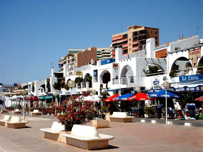 Image No.30-3 Bed Property for sale