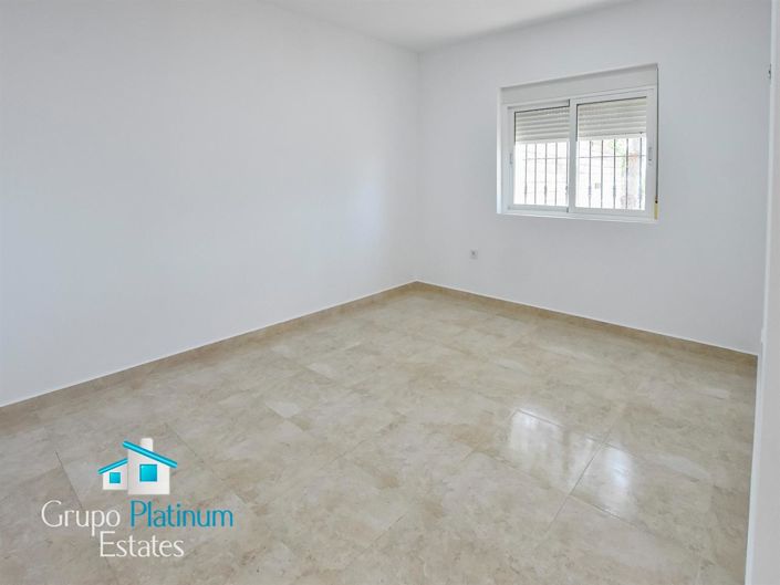 Image No.10-3 Bed Villa for sale