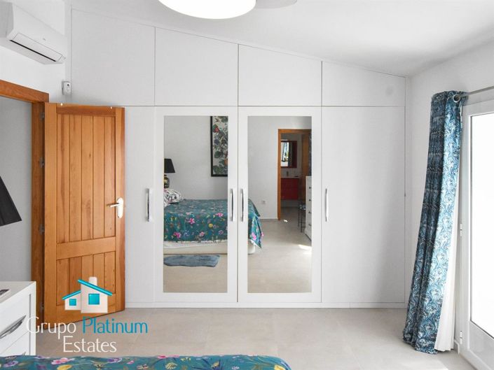 Image No.19-5 Bed Villa for sale