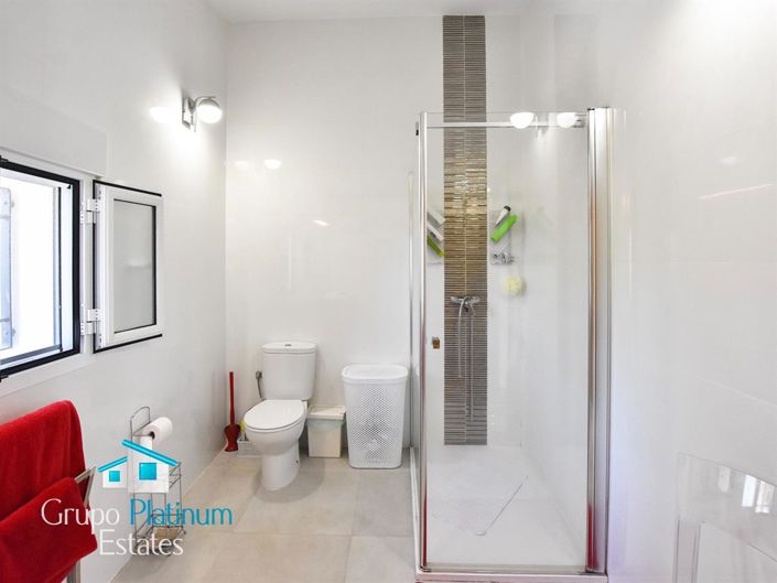 Image No.21-5 Bed Villa for sale