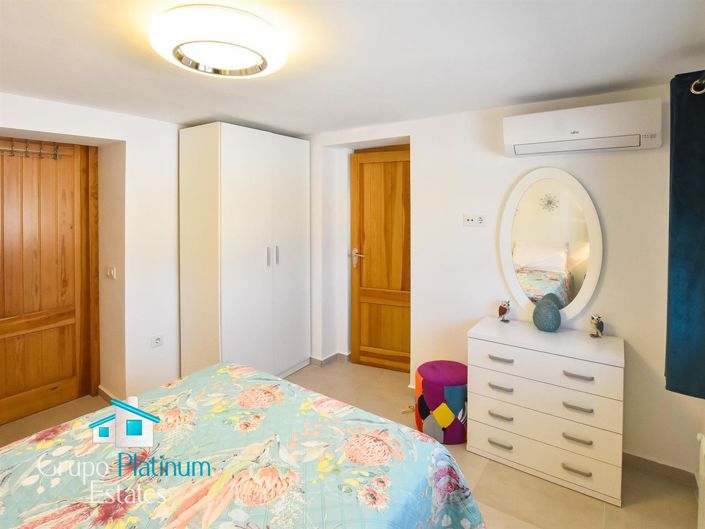 Image No.29-5 Bed Villa for sale