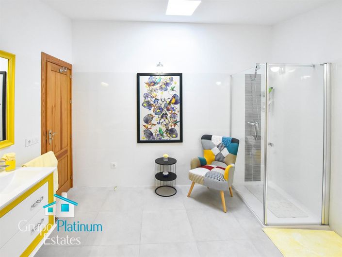 Image No.30-5 Bed Villa for sale