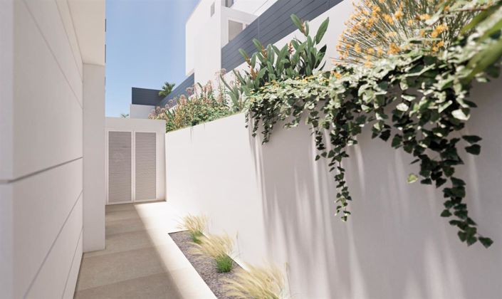 Image No.5-4 Bed Property for sale