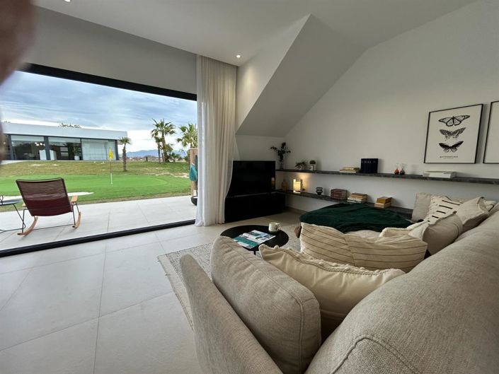 Image No.2-3 Bed Villa for sale