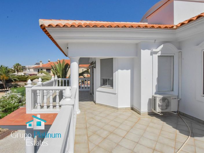 Image No.19-3 Bed Villa for sale