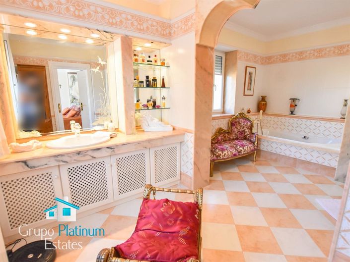 Image No.22-3 Bed Villa for sale