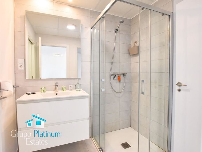 Image No.16-2 Bed Property for sale