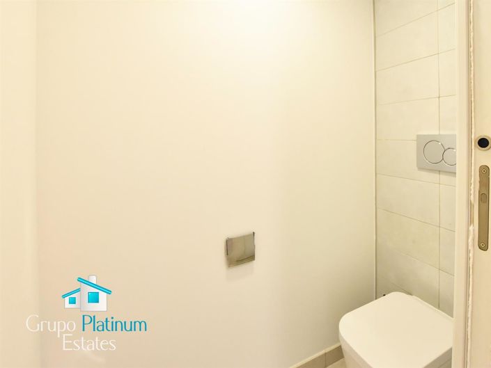 Image No.15-2 Bed Property for sale