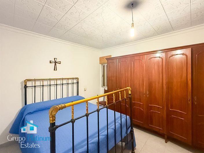 Image No.14-4 Bed Property for sale