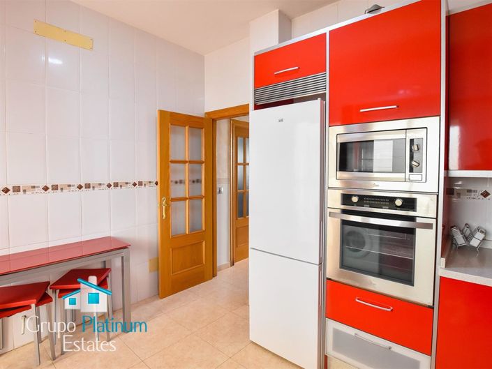 Image No.9-5 Bed Property for sale