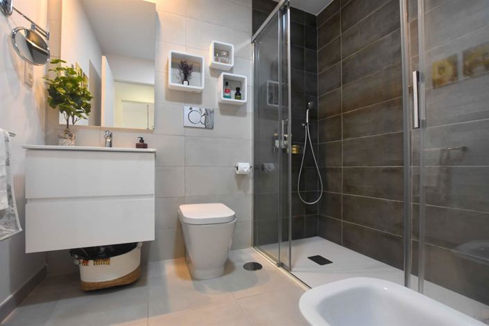 Image No.23-2 Bed Apartment for sale