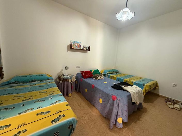 Image No.15-4 Bed Property for sale