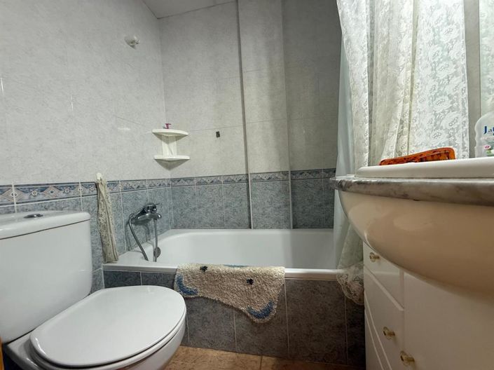 Image No.16-4 Bed Property for sale