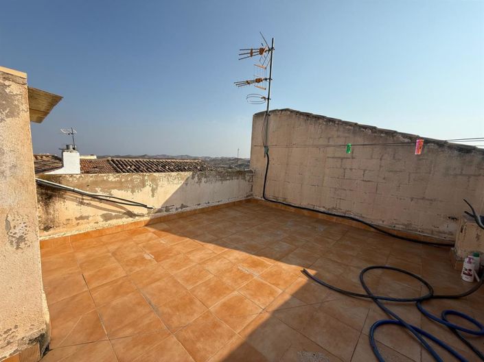 Image No.18-4 Bed Property for sale